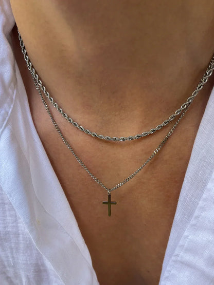 COLLAR CON CRUZ | PLATA