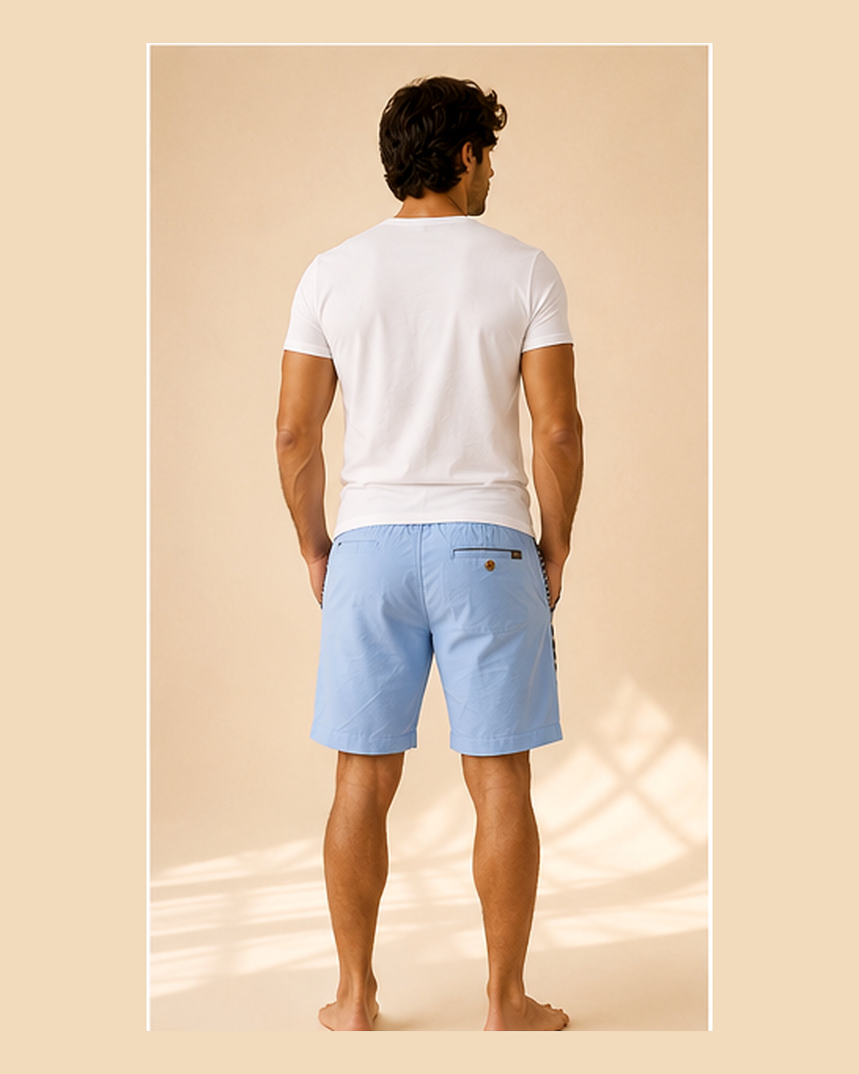 Short Jordi azul cielo en modelo, vista trasera en alta calidad